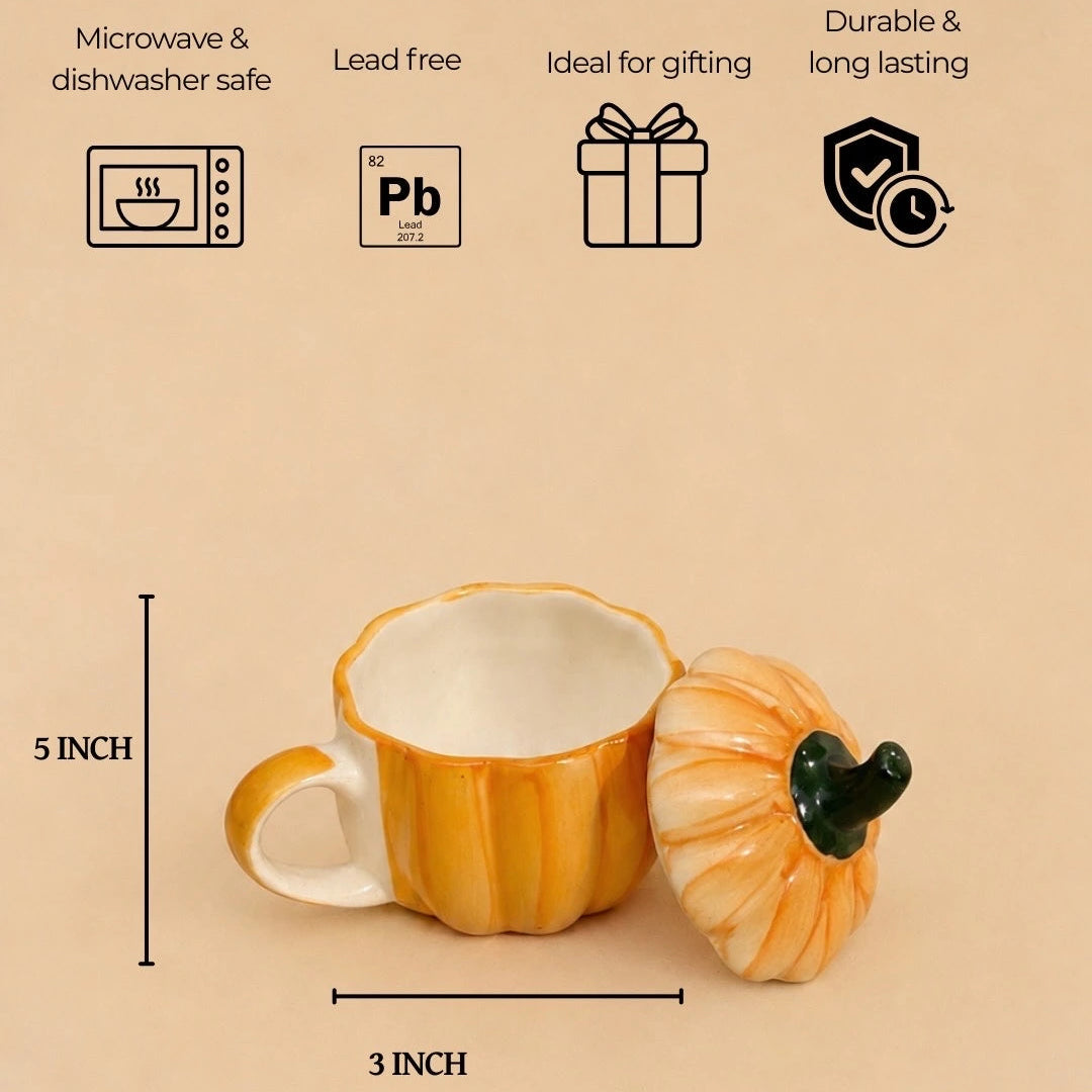 Pumpkin-shaped mug with lid on a beige background with product features and measurements.