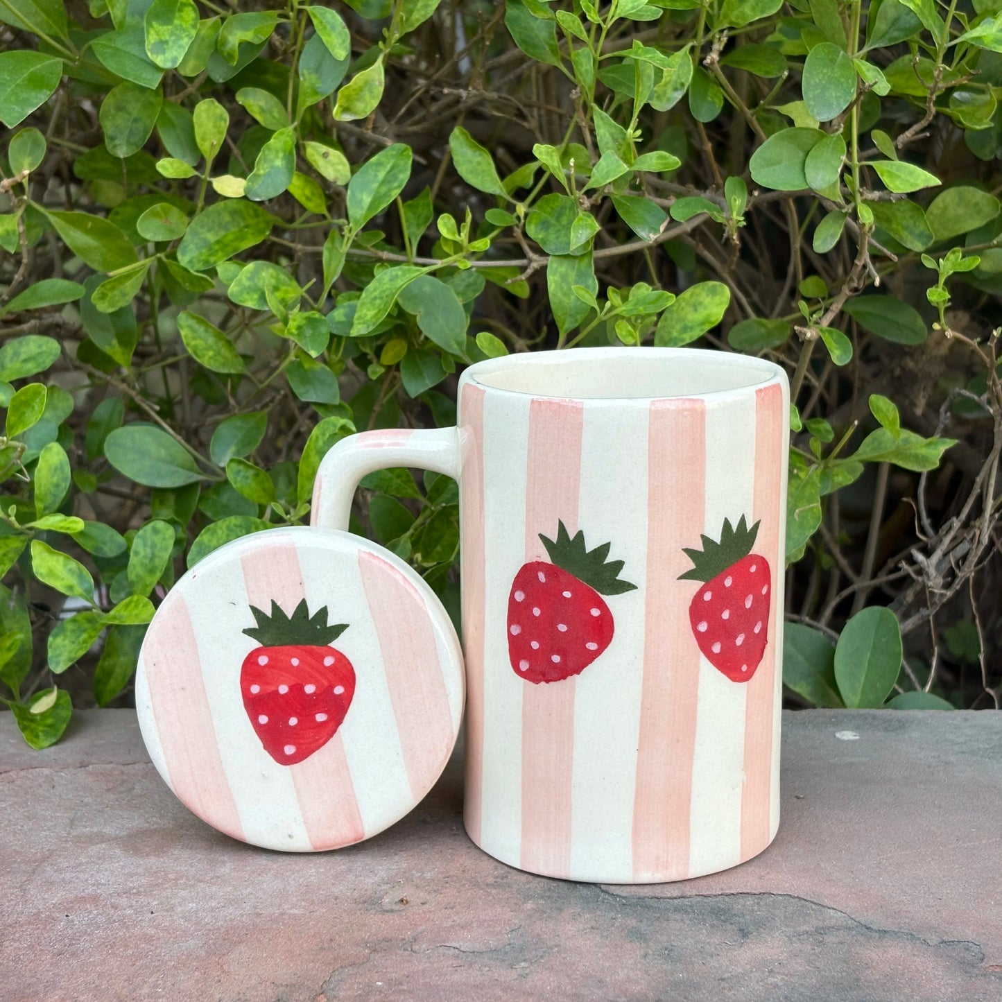 Strawberry Mug With Lid