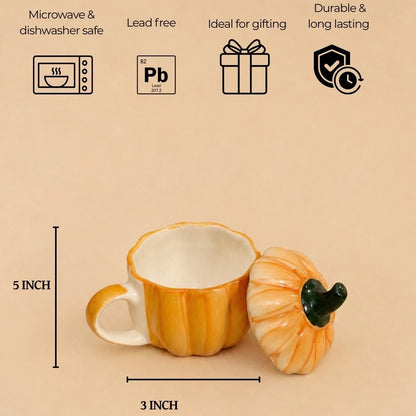 Pumpkin-shaped mug with lid on a beige background with product features and measurements.